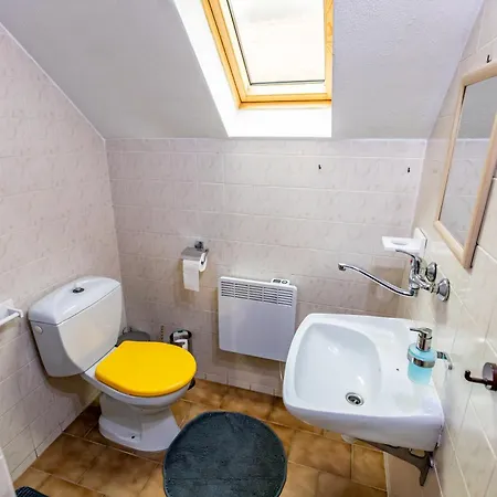 Country Saloon Guest house 3*