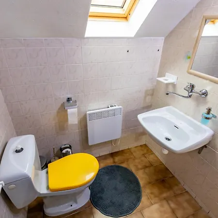 Country Saloon Guest house 3*