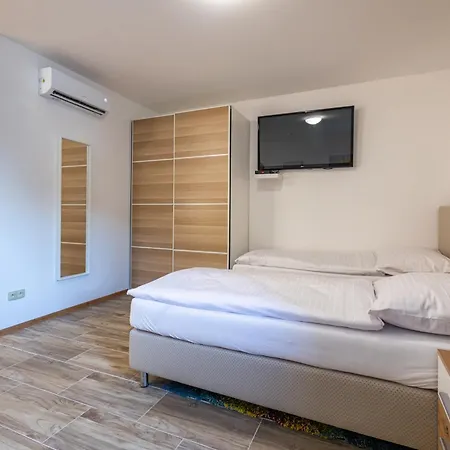 בית הארחה Country Saloon 3*