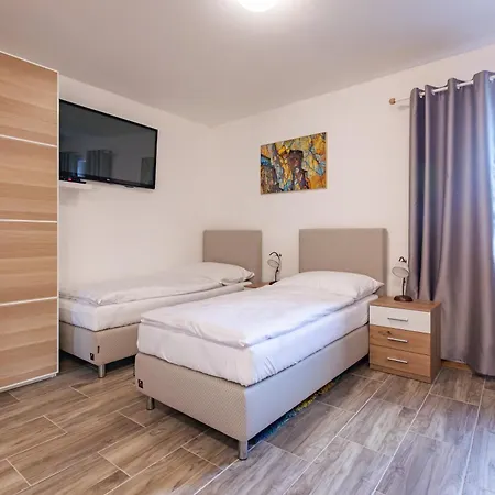Country Saloon 3*