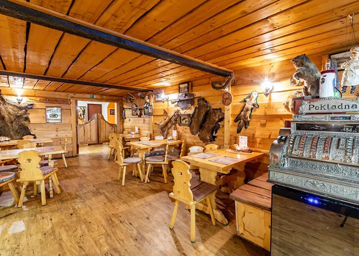 Country Saloon Konukevi