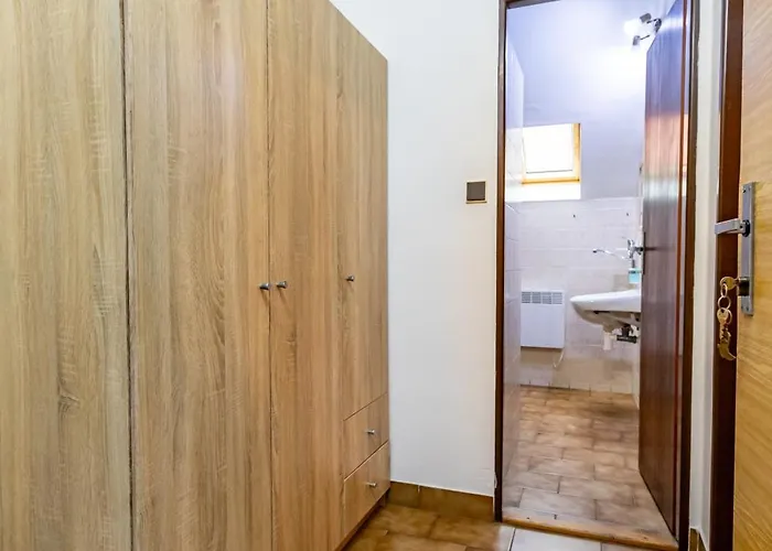 Country Saloon 3*