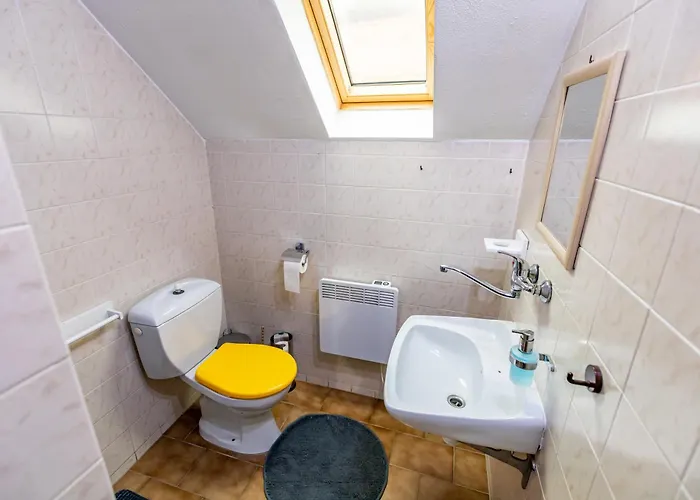 Country Saloon Konukevi 3*